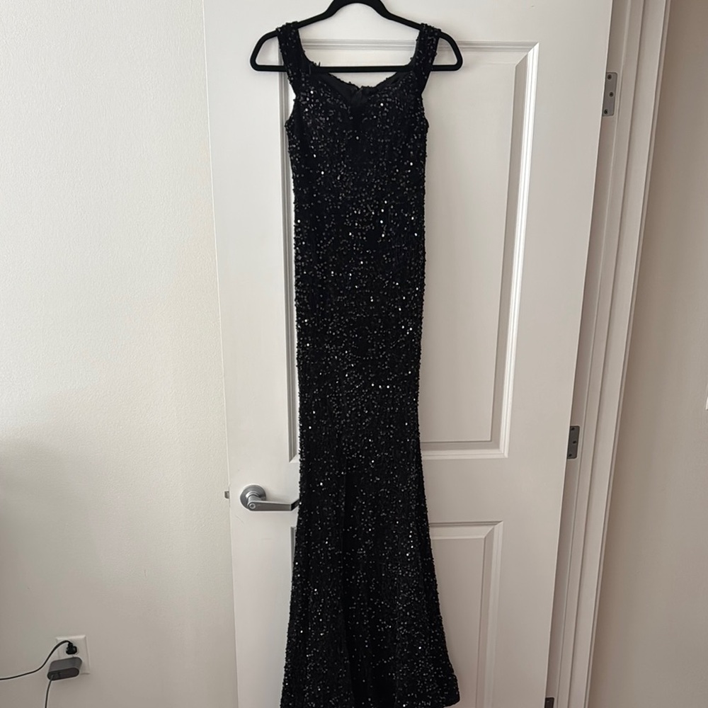 Elegant Black Sequin Evening Gown - Fasion Nova